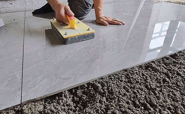 貼瓷磚人工費(fèi)多少錢一平方?