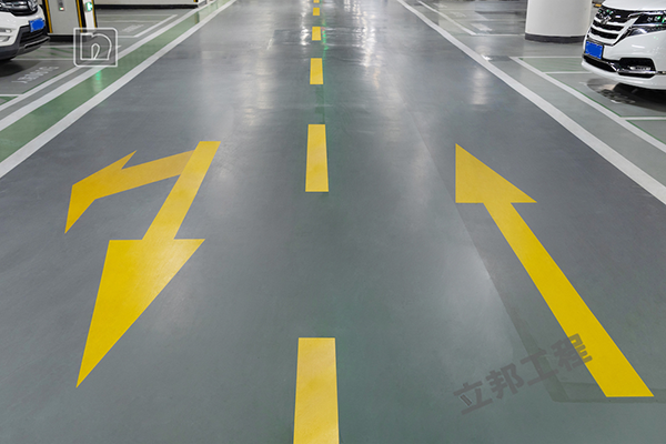 無(wú)溶劑環(huán)氧地坪漆是水性還是油性的?